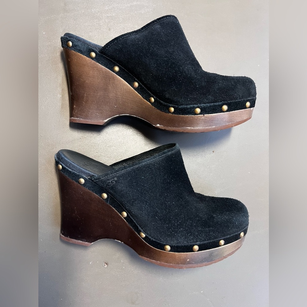 UGG leather / suede clogs 9